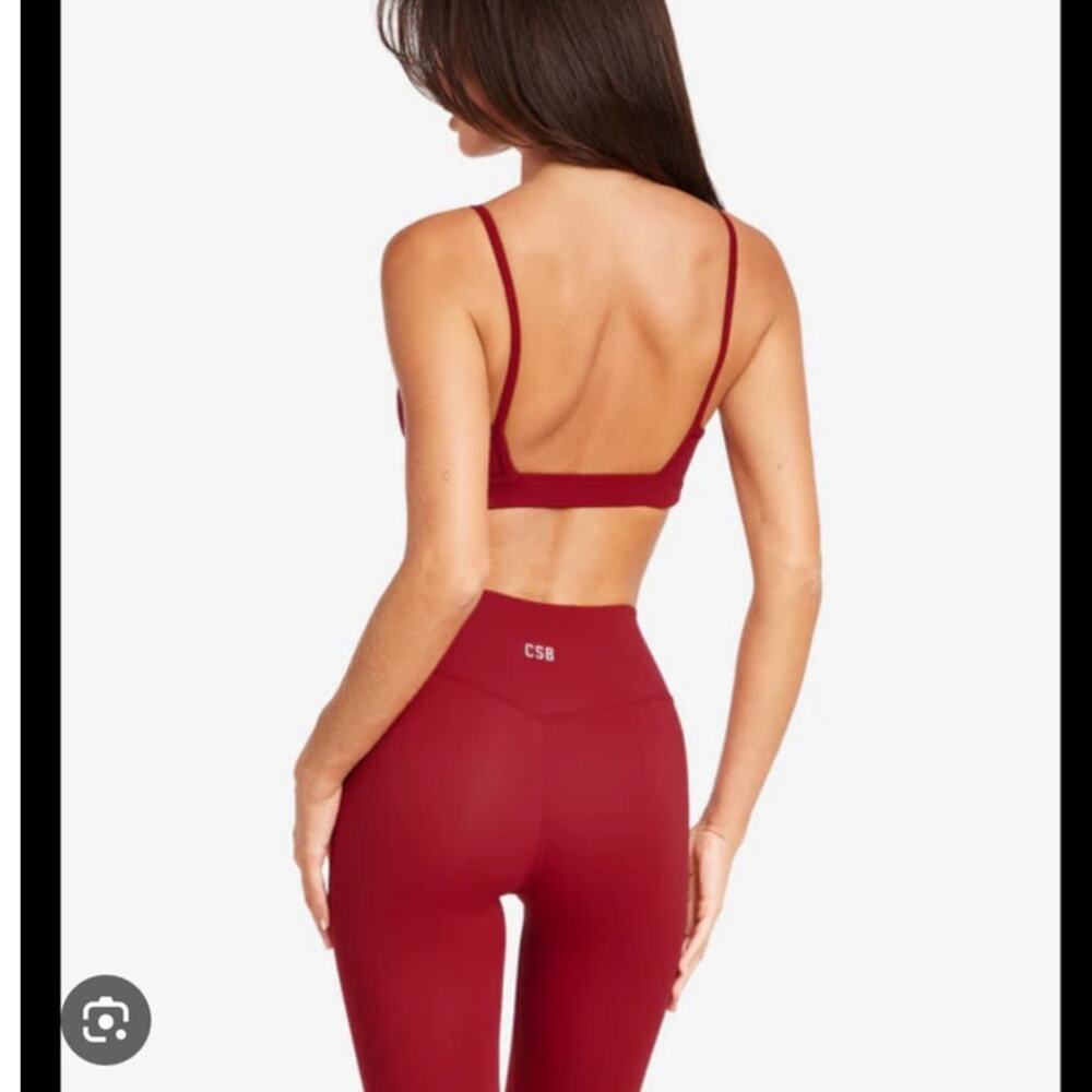 Women’s Seamless Burgundy Sports Bra